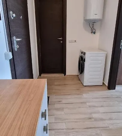 Lazur Flora Burgas Апартамент